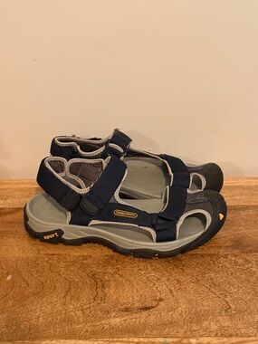 Camel Crown Men’s Navy Blue hiking sandals size 7.5
